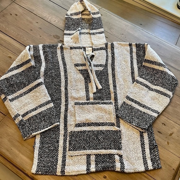 Artesanias Cuamatzi Tops - VINTAGE Mexican Hoodie Sweatshirt